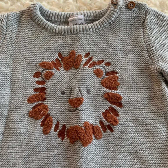 Size 6 Months Carter’s Baby Lion Sweater and Striped Pants Set - Picture 3 of 9